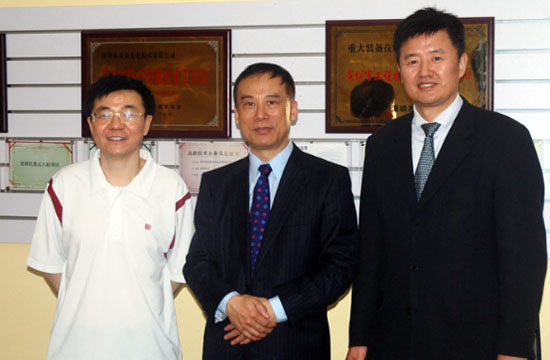 徐揚生院士、李學(xué)金教授蒞臨亞泰光電交流指導(dǎo)